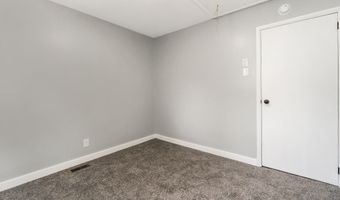 18 Holiday Dr, Albrightsville, PA 18210