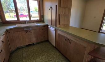 322 Morris St W, Broadus, MT 59317