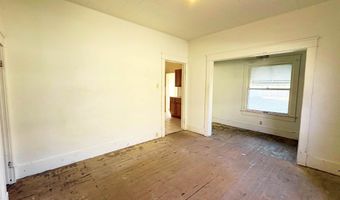 811 S D St, Arkansas City, KS 67005