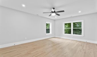 28 Spruce Mountain Rd, Danbury, CT 06810