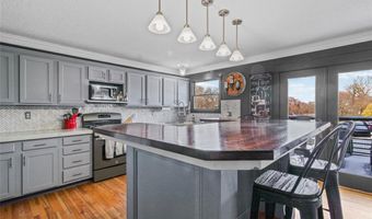 6115 Terri Lynn Dr, Affton, MO 63123