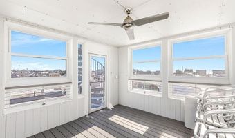 6 MacAlder St, Narragansett, RI 02882