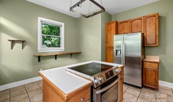 5 Parker Rd, Asheville, NC 28803
