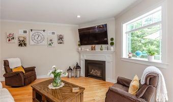160 Allegra Ln, North Kingstown, RI 02852