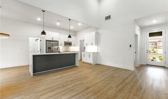 2 Damerham Ln, Bella Vista, AR 72714
