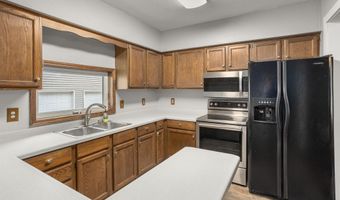 1324 W WASHINGTON St, Appleton, WI 54914
