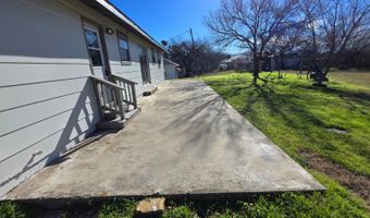 310 S Wickham St, Alvord, TX 76225