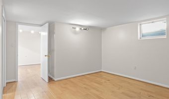 4100 DOWNING St, Annandale, VA 22003