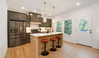 87 Leicester Dr, Bella Vista, AR 72714