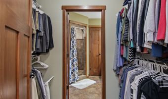 623 Autumn Dr, Altoona, WI 54720