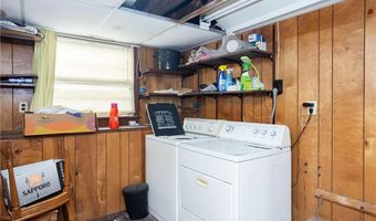37 Squantum Dr, Middletown, RI 02842