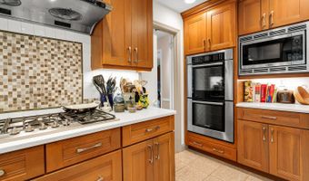 44 Tall Tree Rd, Middletown, NJ 07748