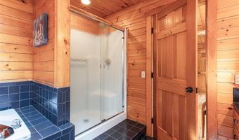 14 Barker Ave, Warren, RI 02885