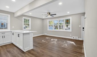 305 W 4TH Ave, Barrington, NJ 08007