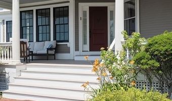 217 Hope St 1, Bristol, RI 02809