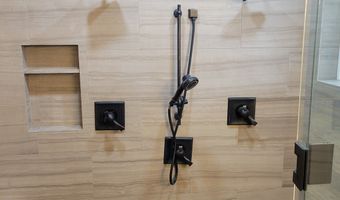 2428 W SILVERPOINT Way S, Bluffdale, UT 84065