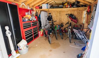1105 Cherrywood Ln, Aberdeen, SD 57401