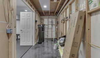 919 Angus Ln, Indianapolis, IN 46217