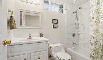 1607 Makiki St B, Honolulu, HI 96822
