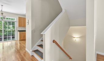 51 Faith Ln 51, Danbury, CT 06810