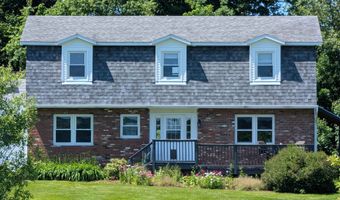 154 West St, Barton, VT 05822