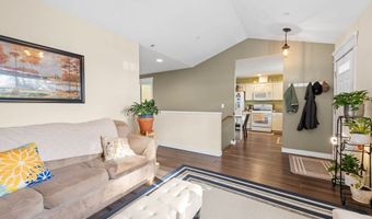 1676 SE 3RD St, Astoria, OR 97103