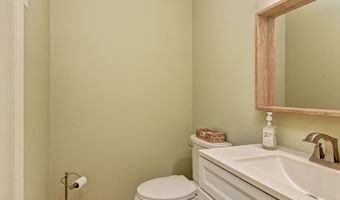 76 Bradford Ct, Aberdeen, NJ 07747