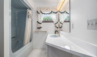 8411 Reese Ln, Ann Arbor, MI 48103