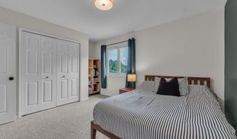 5049 Birdie Ln, Ann Arbor, MI 48103