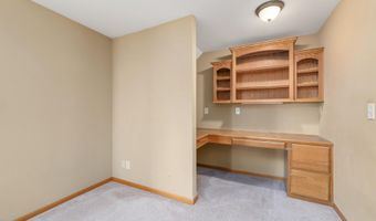1421 N Lakeside Dr, Andover, KS 67002