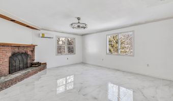 17 Stage Rd, Brookfield, CT 06804