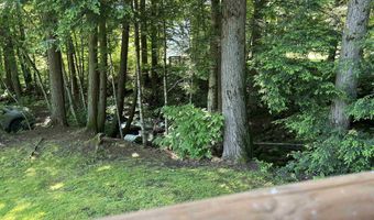 46 Log Cabin Dr, Cambridge, VT 05465
