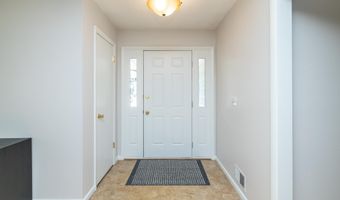 991 Cortland Dr, Apple Valley, MN 55124