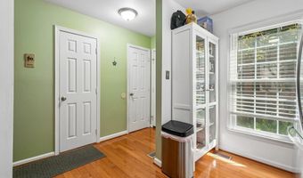 2544- D S ARLINGTON MILL Dr, Arlington, VA 22206