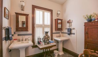 11 Durham St, Belfast, ME 04915