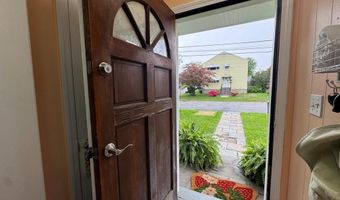 165 Greenfield Dr, Bridgeport, CT 06606