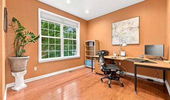 637 CHATSWORTH Dr, Ambler, PA 19002