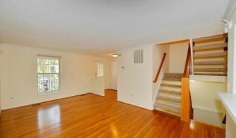 43855 CHLOE Ter, Ashburn, VA 20147