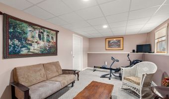 72 Louise St, Auburn, ME 04210