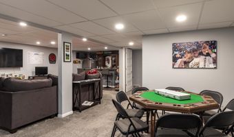 W5724 JOCHMANN Drive, Appleton, WI 54915