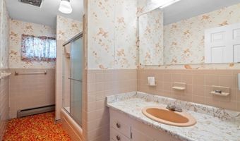 826 SKYLINE Dr, Cheyenne, WY 82009