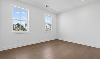 861 N MANCHESTER St, Arlington, VA 22205