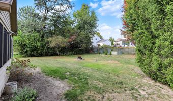 6686 Woodcrest Dr, Avon, IN 46123