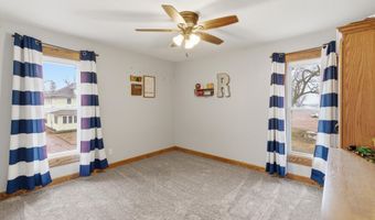 136 1st Ave, Alden, MN 56009