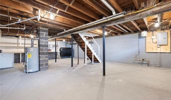 17 Loring St, Cranston, RI 02920