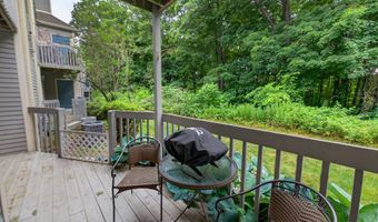 24 Manorwood Dr 24, Branford, CT 06405
