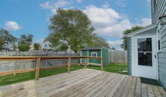 42 Waverly Rd, Branford, CT 06405