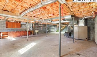 762 George Eggers Rd, Banner Elk, NC 28604