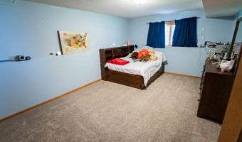 1105 Cherrywood Ln, Aberdeen, SD 57401