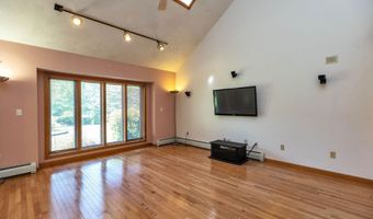 8 Longview Dr, Bow, NH 03304